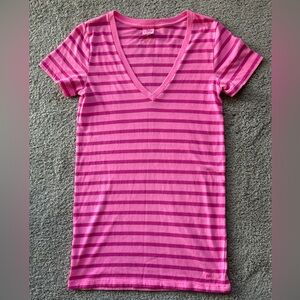 PINK Victoria’s Secret V-Neck Short Sleeve Tee